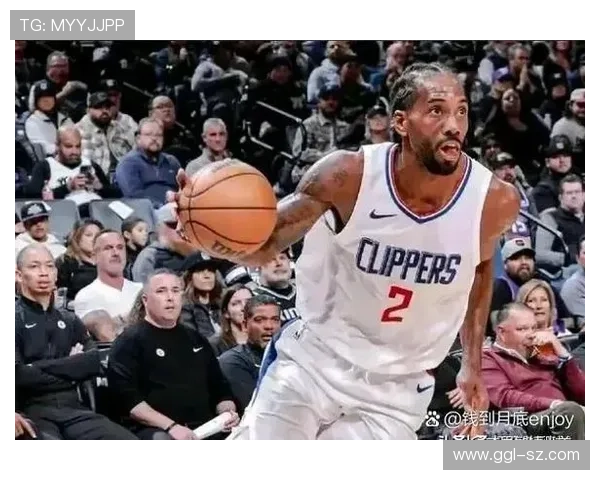 快船半场小幅领先灰熊哈登小卡联手发力助队取胜